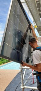 Manutention d'un panneau photovoltaïque