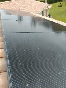 Installation photovoltaïque en surimposition d etoiture