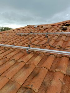 Rails pour fixation panneaux photovoltaïques