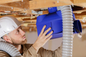 Pose d'un système de ventilation dans les combles