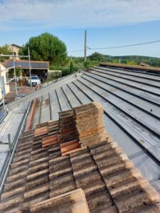 Remplacement de tuiles sur maison Phénix suite à un sinistre