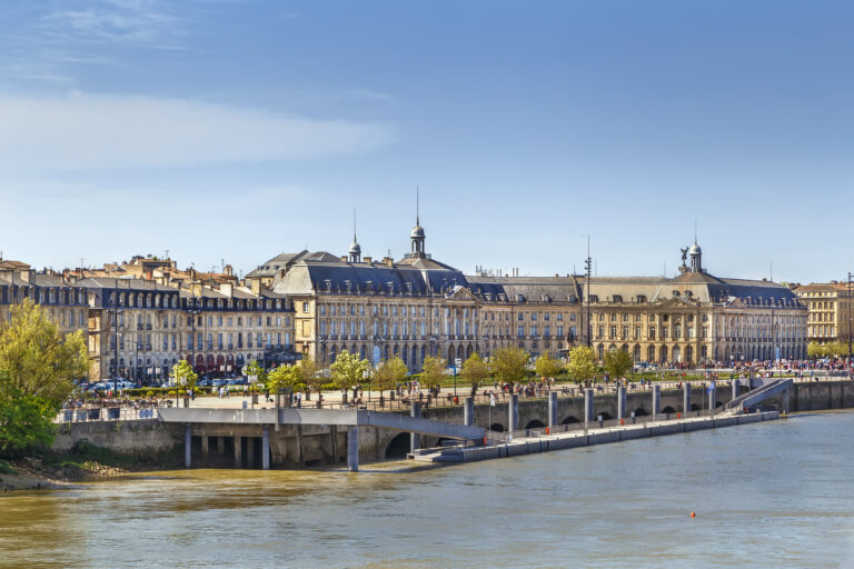 vue du centre ville de Bordeaux et d ela garonne