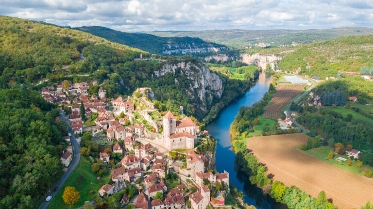 village médievale en Périgord