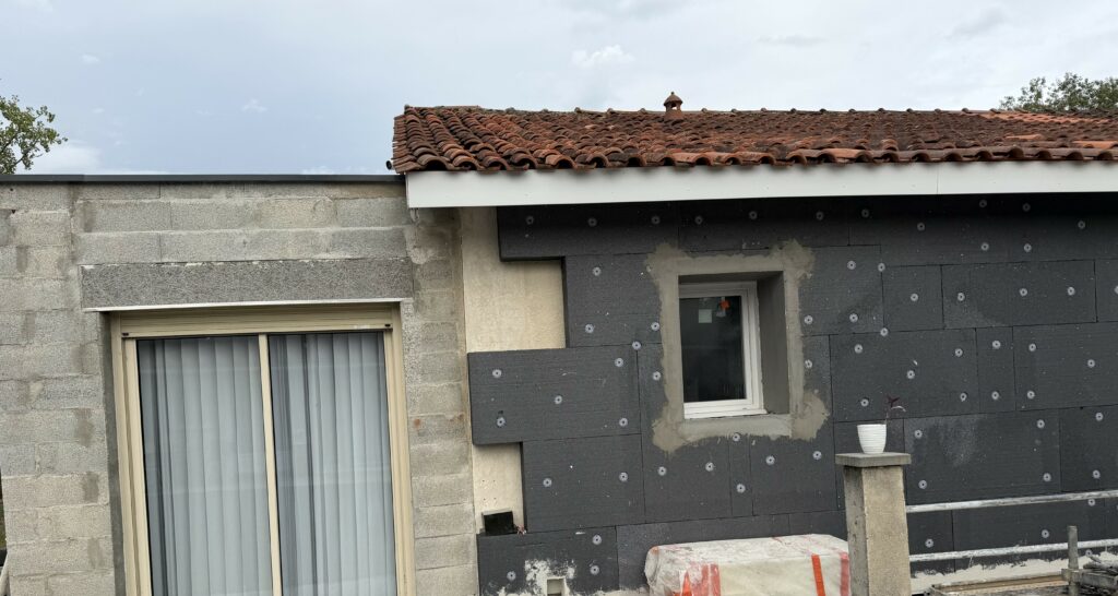 Isolation des murs d'une maison par l'extérieur
